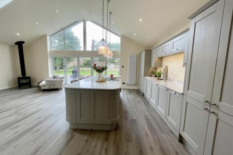 2. kitchen.jpg