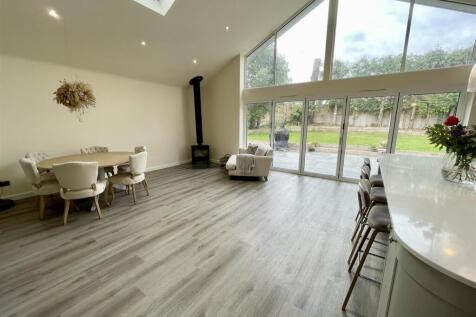 dining living area.jpg