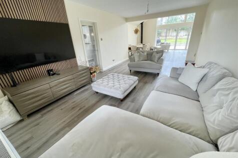 lounge3.jpg