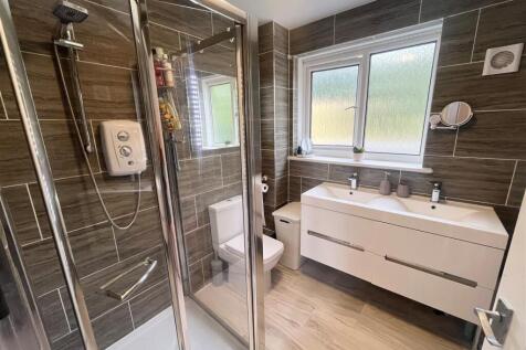 6. Shower Room.jpg
