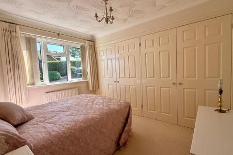 8 Bedroom 2.jpg