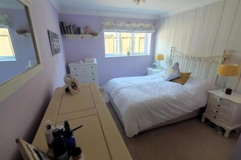 5. Bed 1.jpg