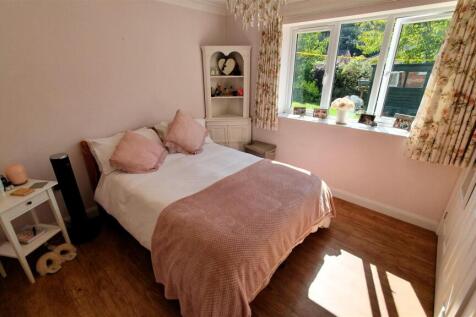 Annexe bedroom.jpg