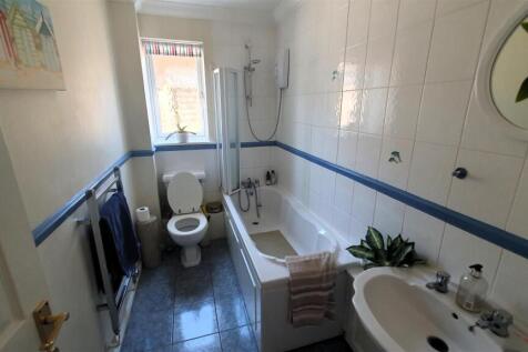 Bathroom.jpg