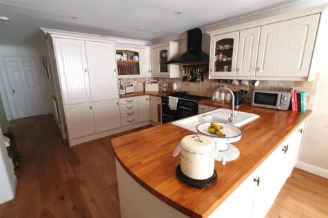Kitchen area.jpg