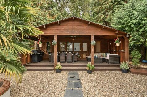 11 Garden Lodge.jpg