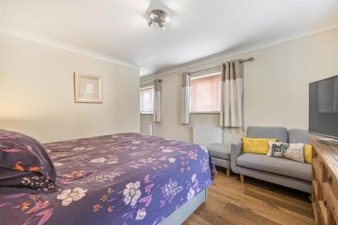 8 Bedroom 2.jpg