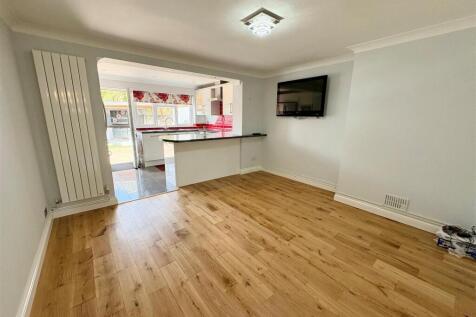 3. dining kitchen.jpg