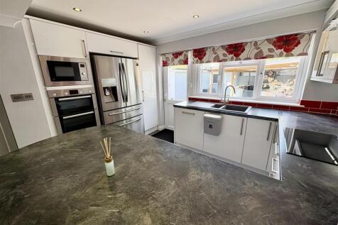 kitchen2.jpg