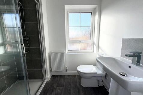 8. ensuite.jpg