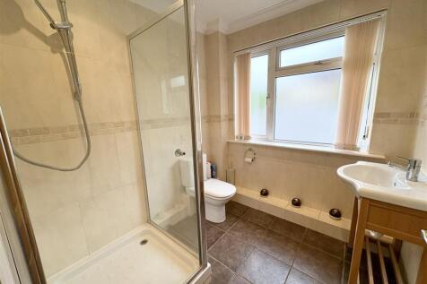 gf shower rm.jpg