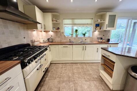 kitchen 3.jpg