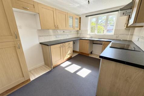 3. kitchen.jpg