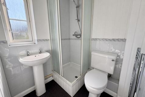ensuite.jpg