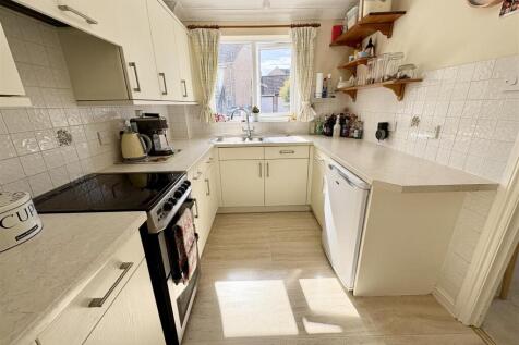 3. kitchen.jpg