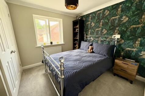 7. bed2.jpg