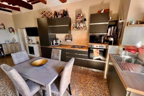 Ground fl apartment