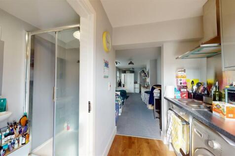 Flat 2 - Bathroom