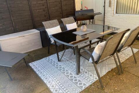 Rear Sitting Area