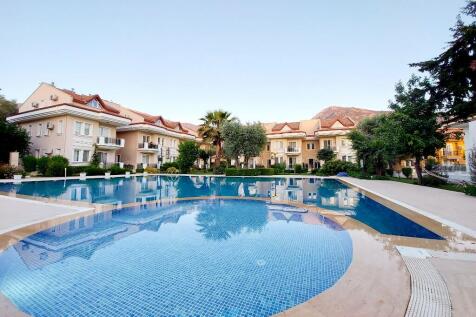 Shallow kids pool