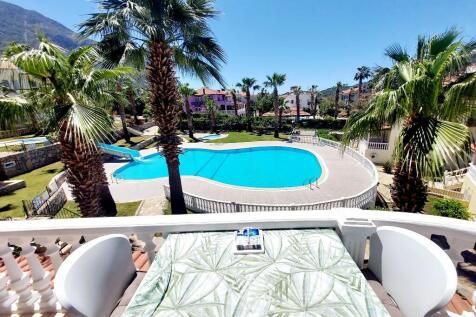 Balcony Dining