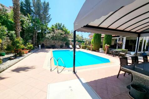 Enclosed Gardens
