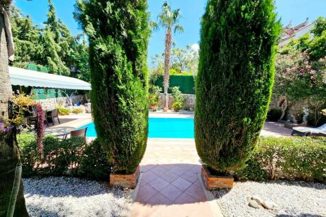 Manicured Gardens