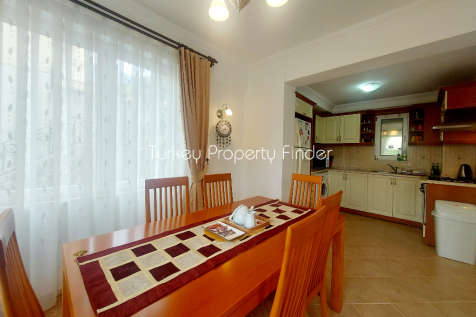 Dining to Kitchen