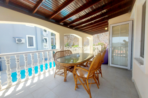 Roofed terrace