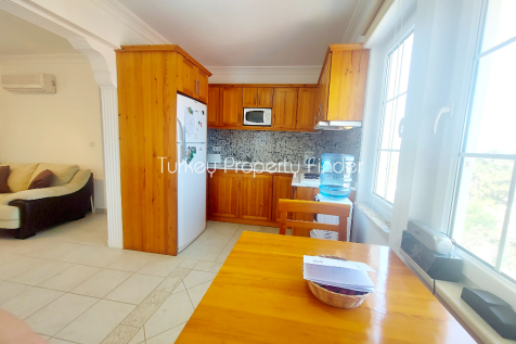 Dining / kitchen