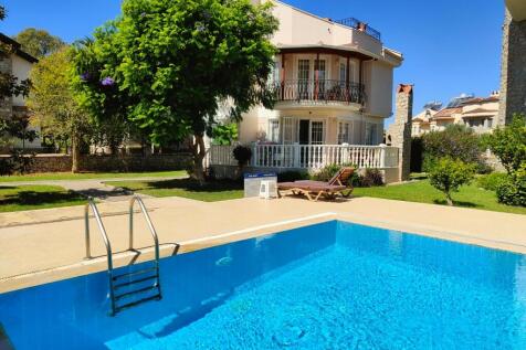 Triplex Villa