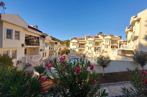 Complex of 16 Apts