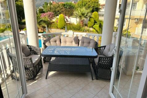 Balcony off lounge