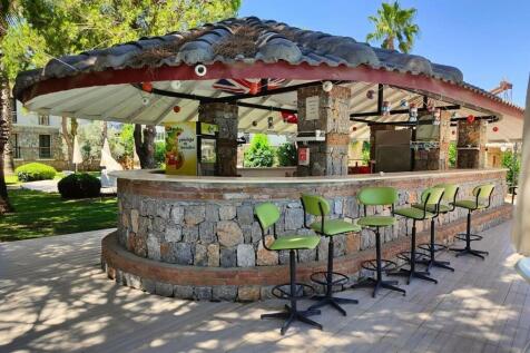 Poolside Bar