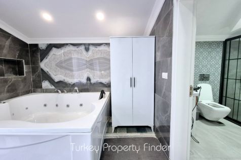 Bath &#43; EnSuite