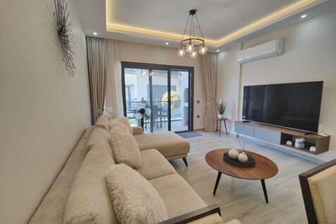 Lounge with AC