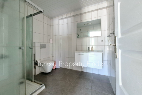 Ensuite bathroom