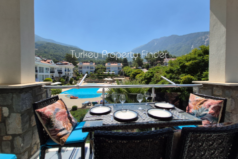 Lounge Balcony