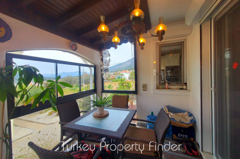 Balcony dining area