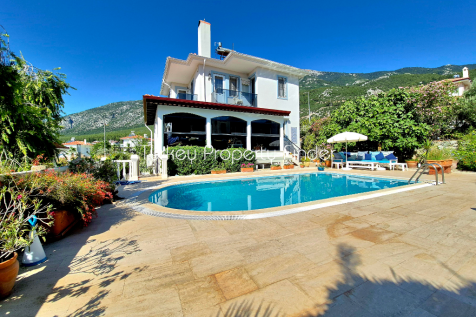 7 Bedroom Villa