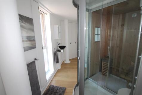 BATHROOM SAUNA