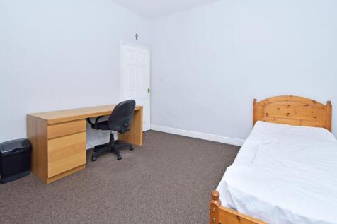 Bedroom 2 (2)