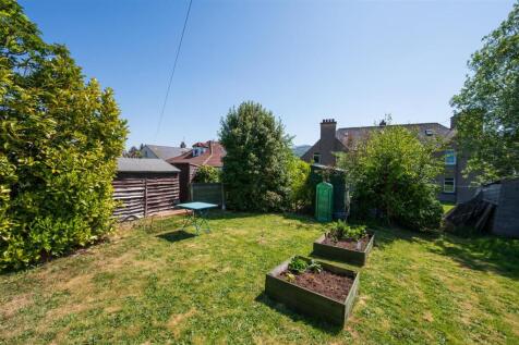 WoodhallAvenue11-EXT-021.jpg