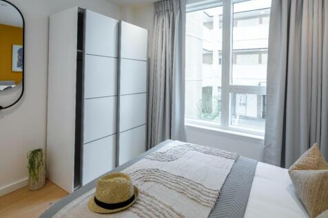 Verdica bedroom