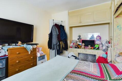 Master Bedroom pic 2