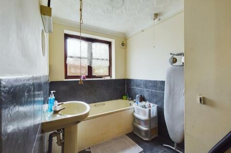 Flat 6, May Court (10).jpg