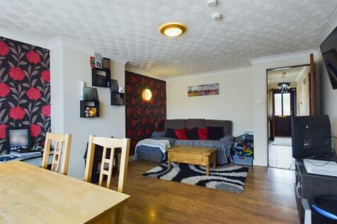 Flat 6, May Court (23).jpg