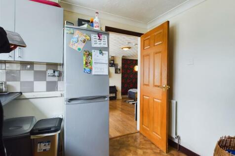 Flat 6, May Court (30).jpg