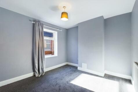 Bedroom 1.jpg