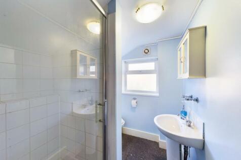 Bathroom pic 1.jpg